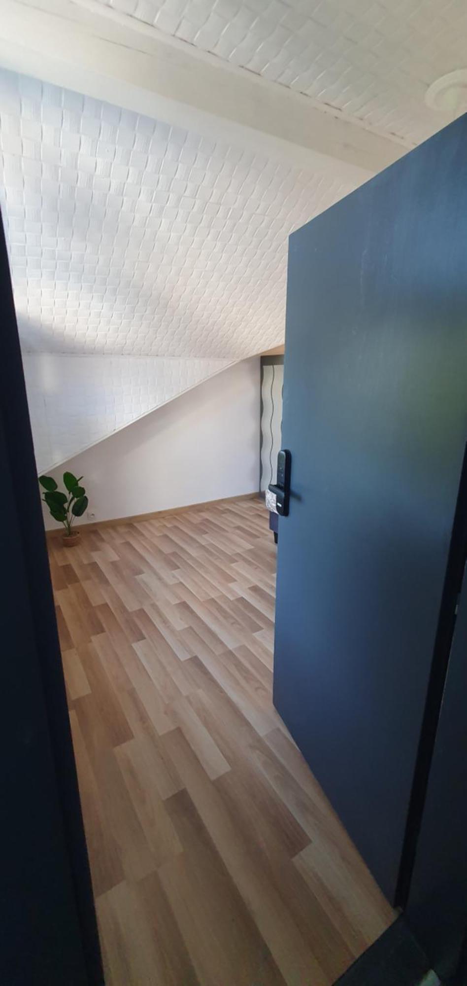 Apartment 31 *